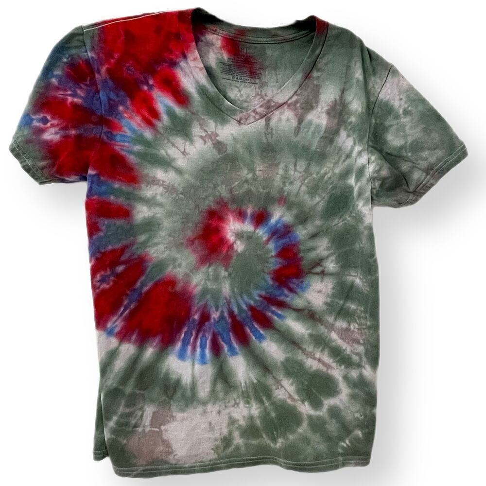 Handmade Tie Dyed Unisex Tshirt M V-Neck Spiral Camo Red
